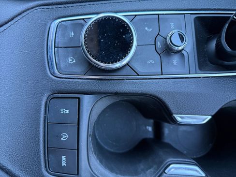 Used 2020 Cadillac XT4 Premium Luxury image 27