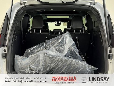 New 2026 Chrysler Pacifica Limited w/ S Appearance Package AWD/4WD image 8