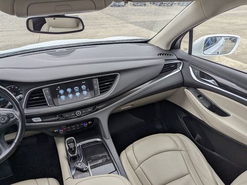 Used 2018 Buick Enclave Essence image 28