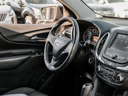 Used 2018 Chevrolet Equinox LT image 19