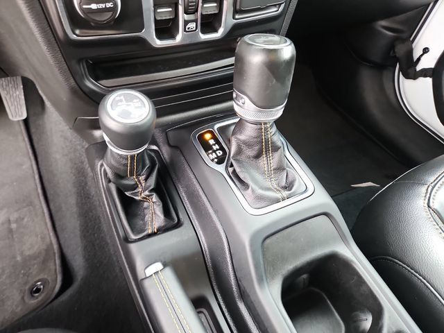 Used 2023 Jeep Wrangler Unlimited Sahara AWD/4WD image 15