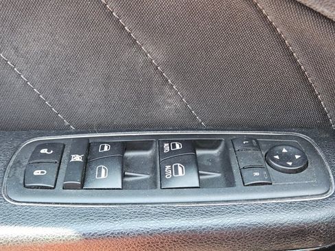 Used 2019 Dodge Charger SXT w/ Blacktop Package RWD image 15