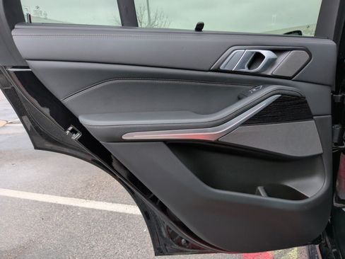 Used 2025 BMW X5 xDrive40i image 40