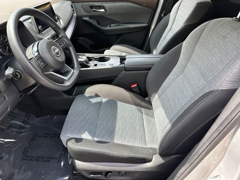 Used 2023 Nissan Rogue SV image 7