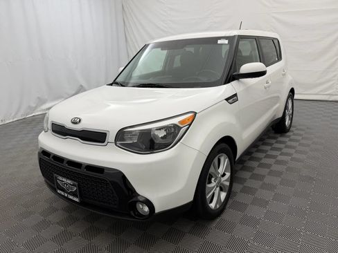 Used 2016 Kia Soul + w/ Audio Package FWD image 2