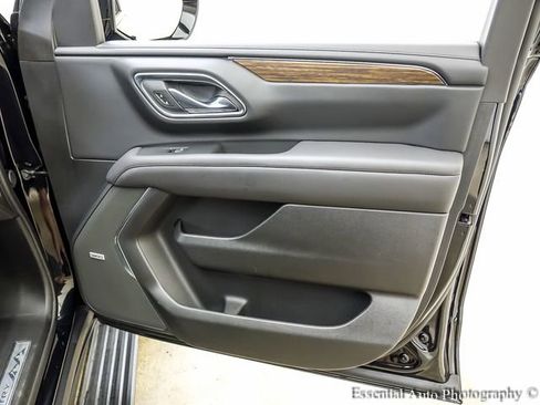 Used 2024 Chevrolet Suburban High Country AWD/4WD image 28