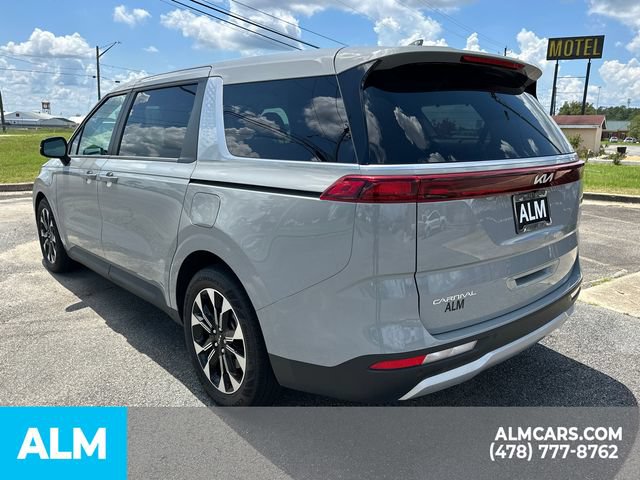 Used 2024 Kia Carnival EX FWD image 8