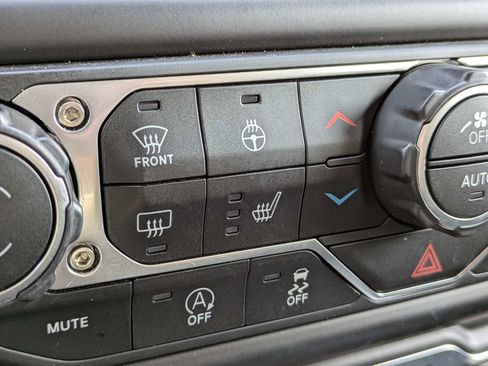 Used 2022 Jeep Wrangler Sport AWD/4WD image 23