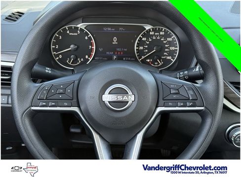 Used 2025 Nissan Altima 2.5 SV FWD image 12