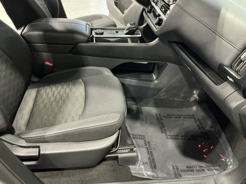 Used 2024 Nissan Pathfinder SV image 20