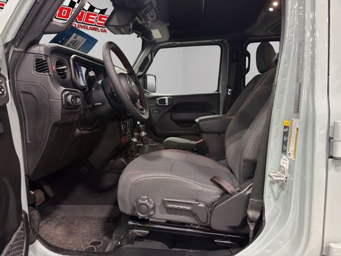 Used 2024 Jeep Wrangler Rubicon w/ Convenience Group image 4