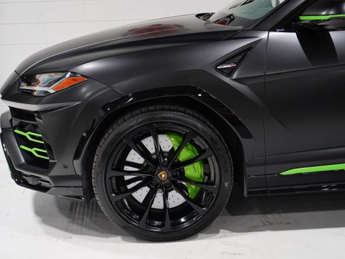 Used 2022 Lamborghini Urus AWD/4WD image 35