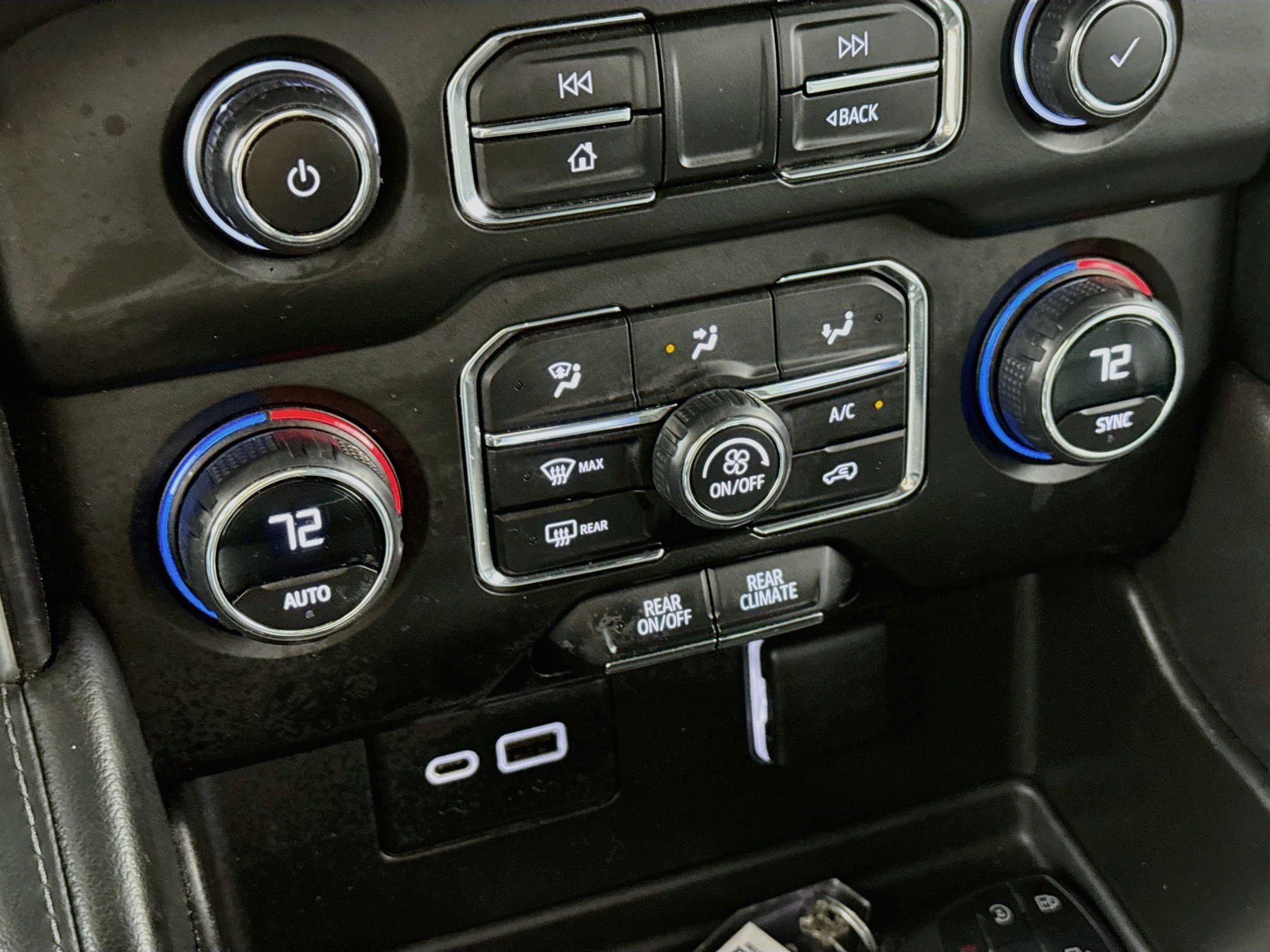 Used 2023 Chevrolet Suburban LS AWD/4WD image 16