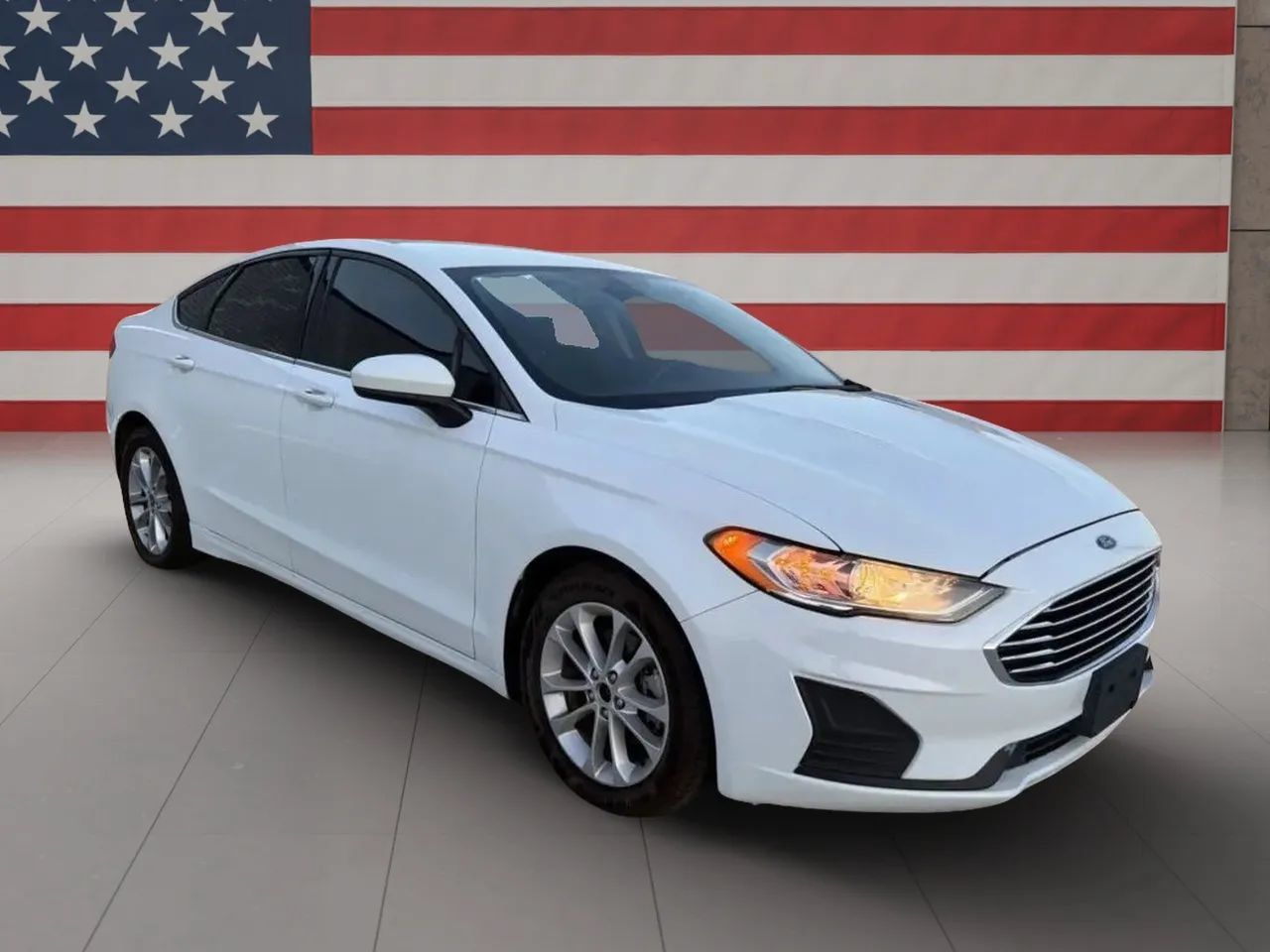 Used 2019 Ford Fusion SE FWD image 1