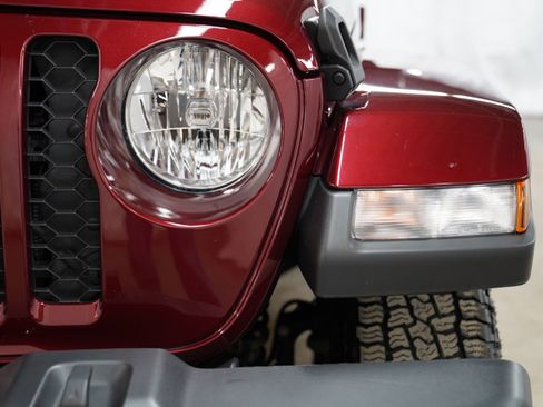 Used 2022 Jeep Gladiator Sport image 14