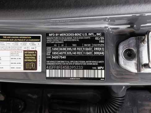 Used 2025 Mercedes-Benz GLS 580 4MATIC image 42