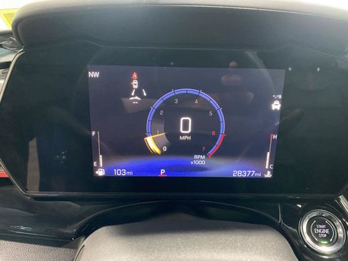 Used 2024 Chevrolet Trax RS w/ Sunroof Package FWD image 19