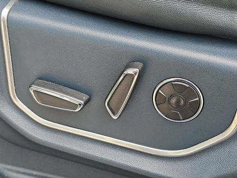 Used 2022 Ford F450 Limited image 12