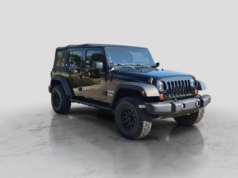 Used 2017 Jeep Wrangler Unlimited Sport w/ Quick Order Package 24S AWD/4WD image 2