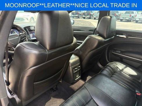 Used 2018 Chrysler 300 S w/ 300S Premium Group RWD image 20
