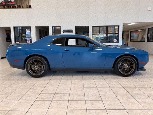 Used 2022 Dodge Challenger R/T w/ Blacktop Package image 10