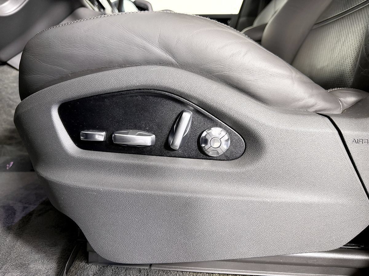 Used 2019 Porsche Cayenne AWD/4WD image 32