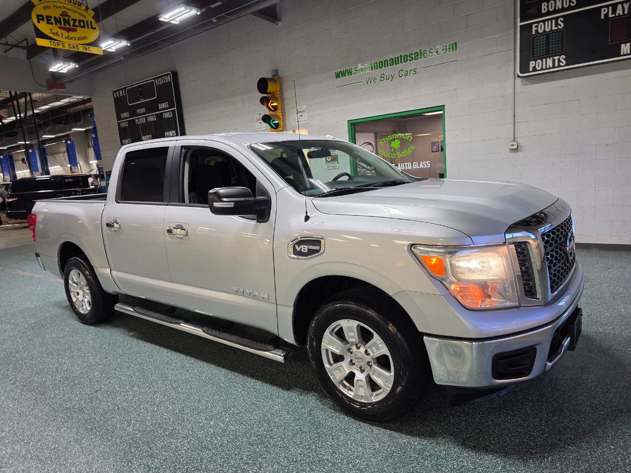 Used 2017 Nissan Titan SV RWD image 4
