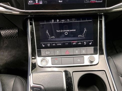 Used 2023 Audi Q8 Premium Plus w/ Premium Plus Package image 24