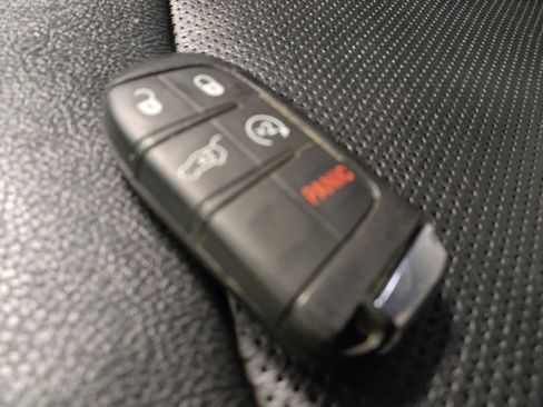 Used 2021 Jeep Compass Limited FWD image 32