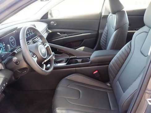 New 2026 Hyundai Elantra Limited FWD image 18