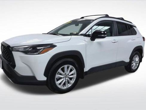 Certified 2025 Toyota Corolla Cross LE w/ Moonroof Package AWD/4WD image 20