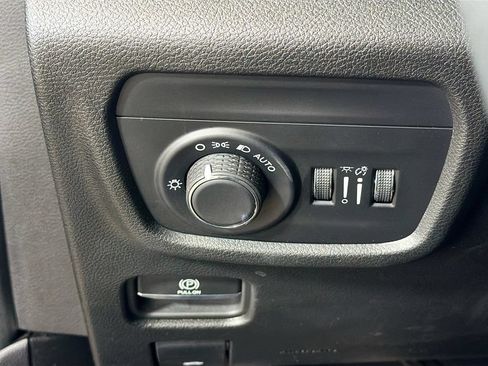 Used 2023 Jeep Grand Cherokee L Laredo AWD/4WD image 12