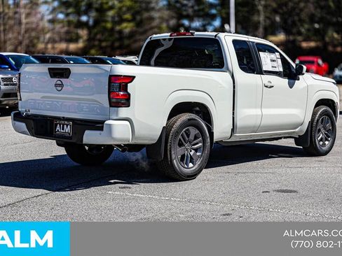 Certified 2025 Nissan Frontier SV image 7