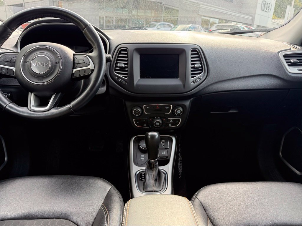 Used 2019 Jeep Compass Latitude w/ Cold Weather Group AWD/4WD image 34
