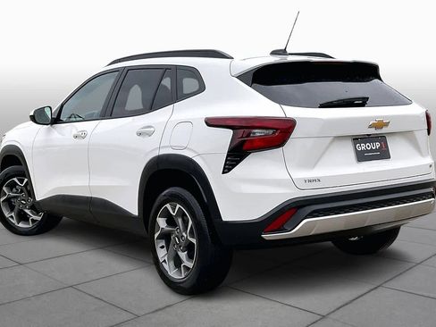 Certified 2025 Chevrolet Trax LT image 13