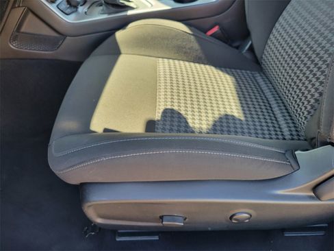 Used 2022 Dodge Challenger GT image 14