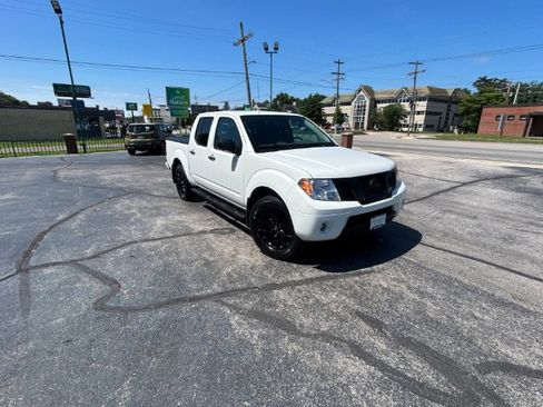 Used 2020 Nissan Frontier SV w/ Midnight Edition Floor Mats AWD/4WD image 7