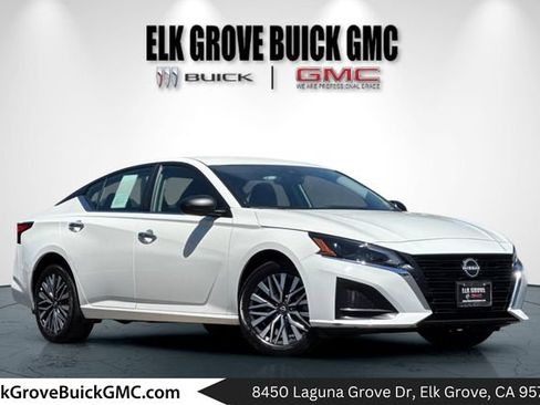 Used 2025 Nissan Altima 2.5 SV AWD/4WD image 1