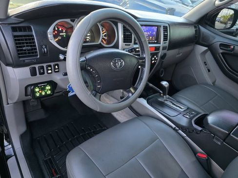 Used 2004 Toyota 4Runner SR5 AWD/4WD image 26