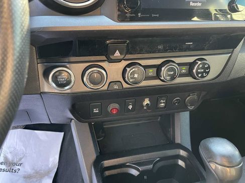 Certified 2017 Toyota Tacoma TRD Off-Road AWD/4WD image 26
