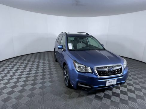 Used 2017 Subaru Forester 2.5i Premium w/ Popular Package #2A image 2