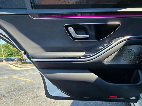 Used 2022 Mercedes-Benz S 500 4MATIC w/ AMG Line Package image 16