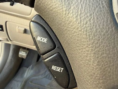 Used 2003 Lexus ES 330 w/ Premium Pkg FWD image 23