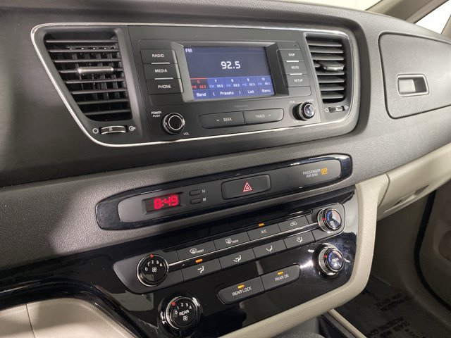 Used 2018 Kia Sedona L FWD image 25