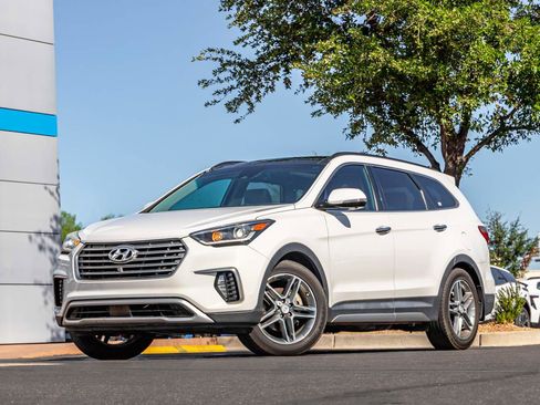 Used 2018 Hyundai Santa Fe Limited image 1