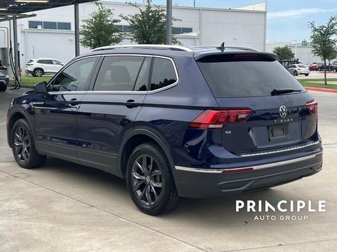 Used 2023 Volkswagen Tiguan SE w/ Panoramic Sunroof Package FWD image 11