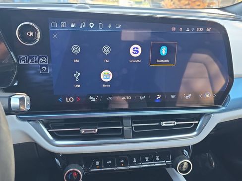 Used 2024 Chevrolet Equinox EV LT w/ LPO, Blackout Package FWD image 13