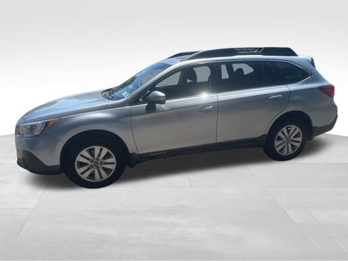 Used 2018 Subaru Outback 2.5i Premium AWD/4WD image 12