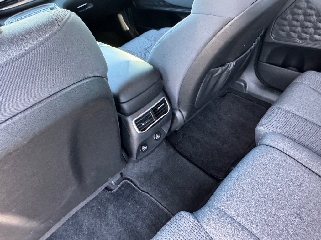 Used 2023 Hyundai Santa Fe SEL FWD image 16