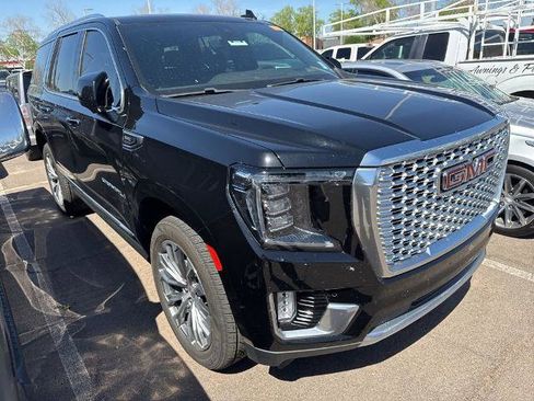 Used 2021 GMC Yukon Denali w/ Denali Premium Package image 2